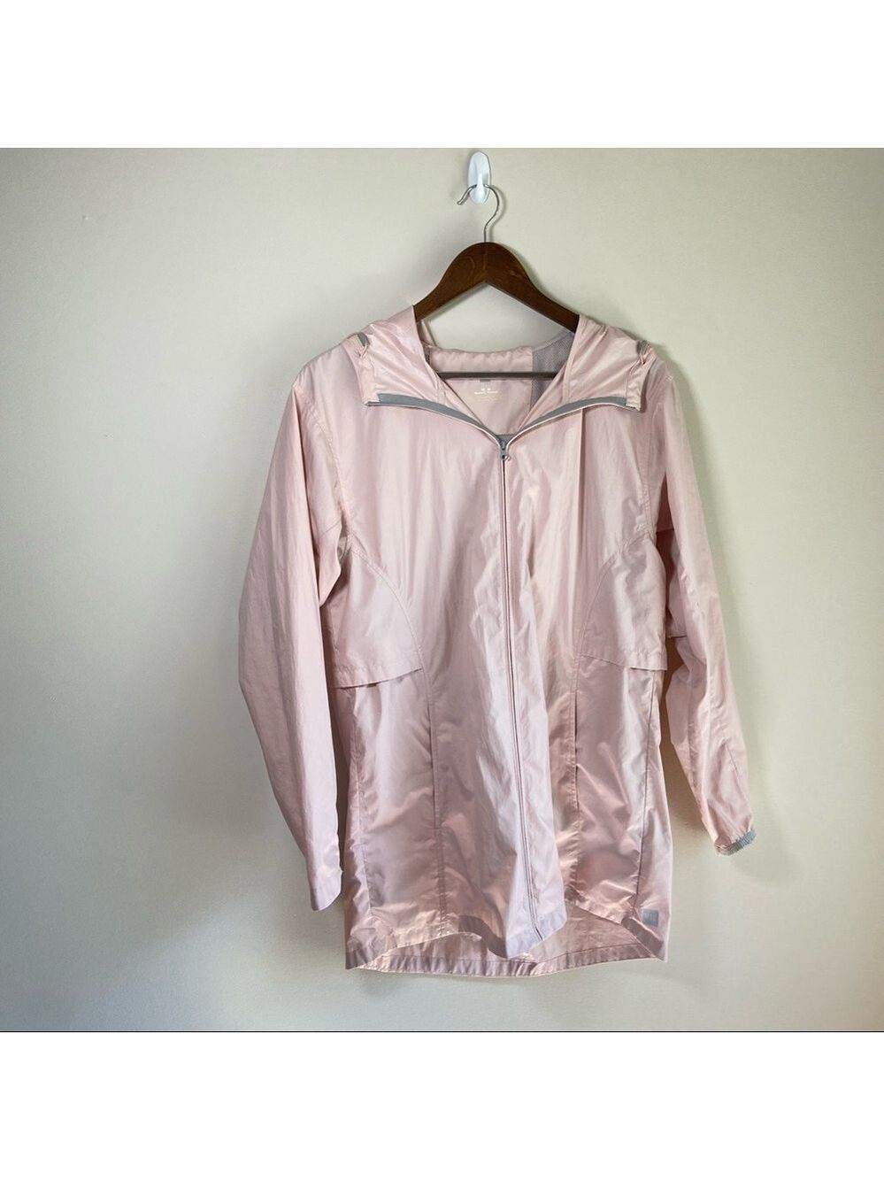MEC Travel Light Jacket Hooded Rain Jacket Powder Rose Medium - Picture 2 of 11
